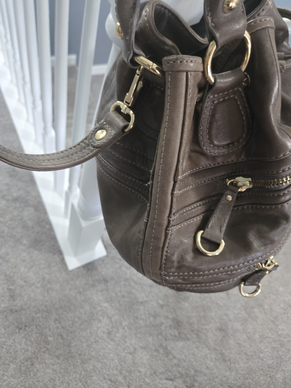 Steve Madden Taupe Brown Leather Drawstring Shoulder Bag with Gold Hardware - Picture 5 of 8